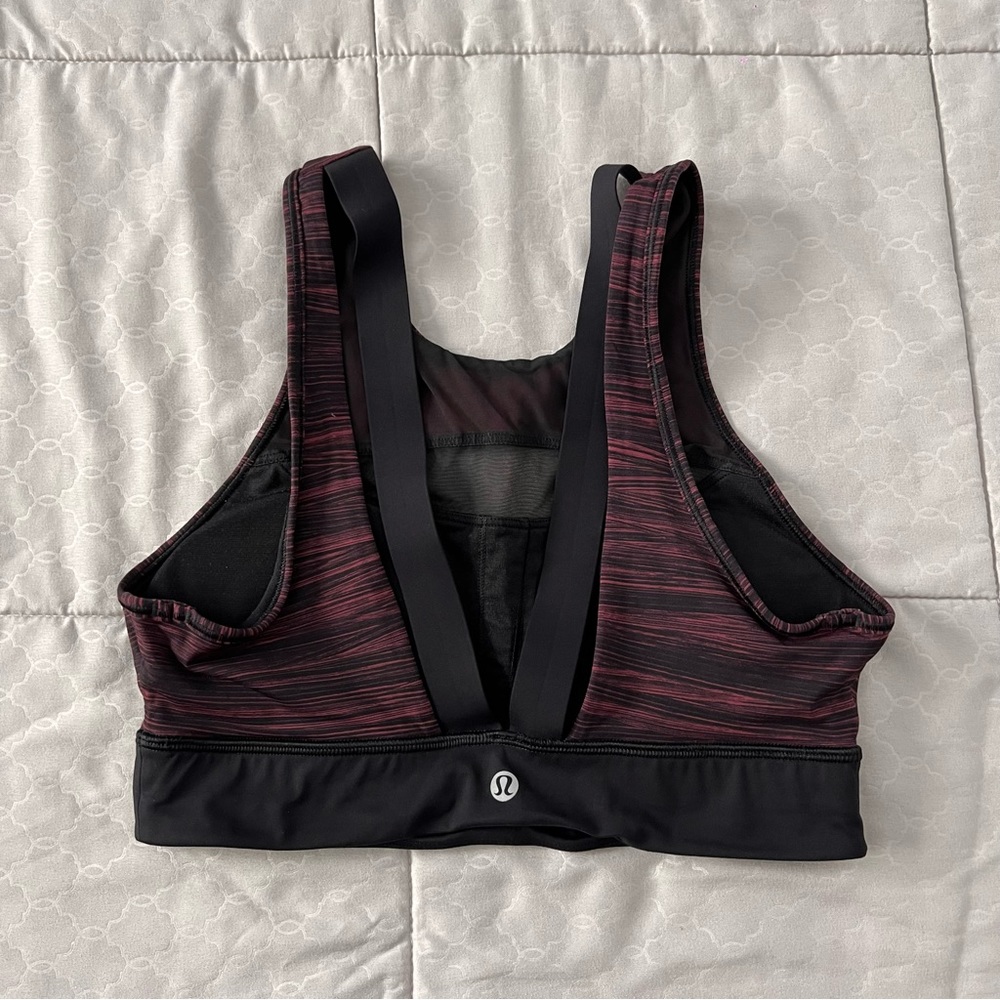 Lululemon sports bra